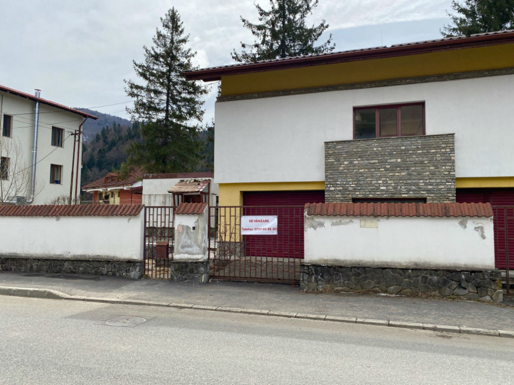 poza AZUGA VILA DE VACANTA CU VEDERE PE PARTIA SORICA- NECESITA RENOVARE
