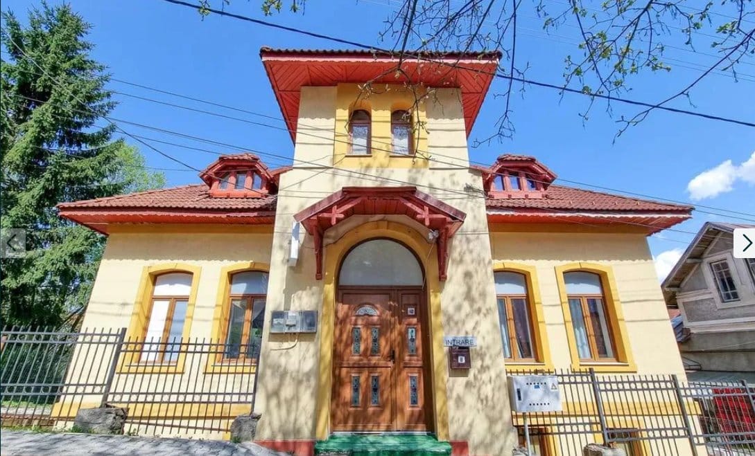 poza Pensiune Predeal, 11 camere, fost casino, fundație pe stanca